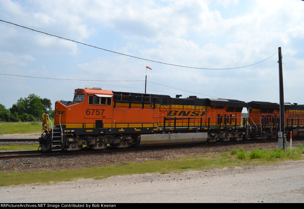 BNSF 6757